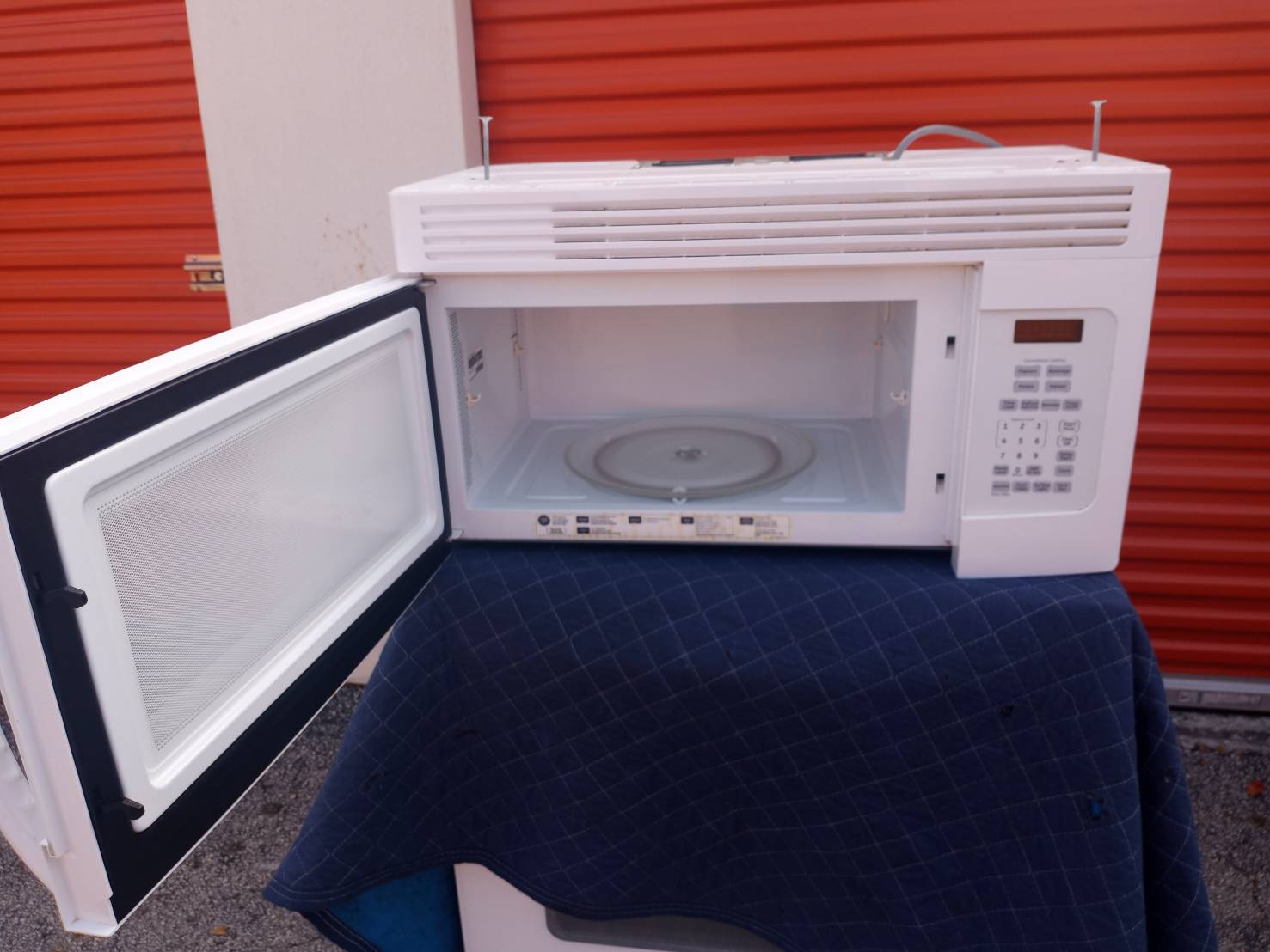 GE Over-the-Range Microwave GE Over-the-Range Microwave